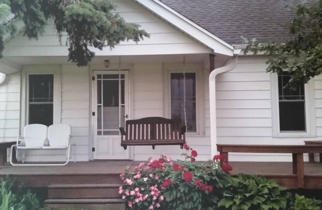 JLBrinkmeyer Ranchhouse, cozy and authentic, set in beautiful southern Iowa