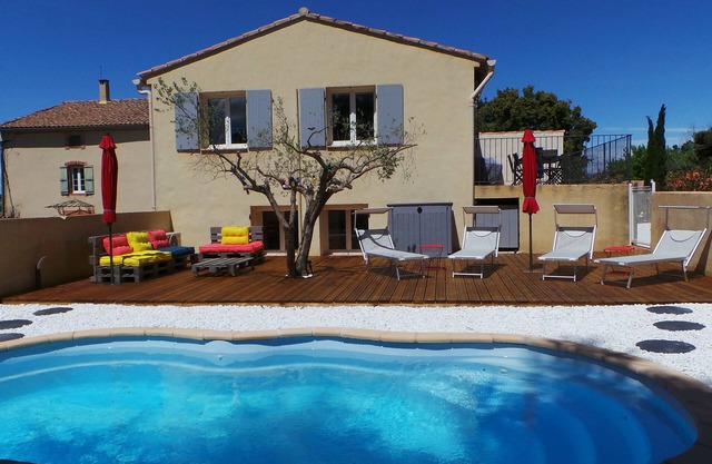 Jolie Maison Avec Jardin et Piscine Privée