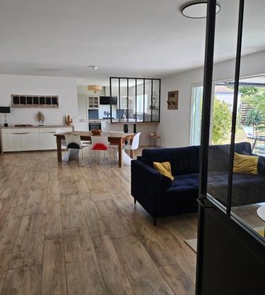 Jolie maison neuve avec piscine