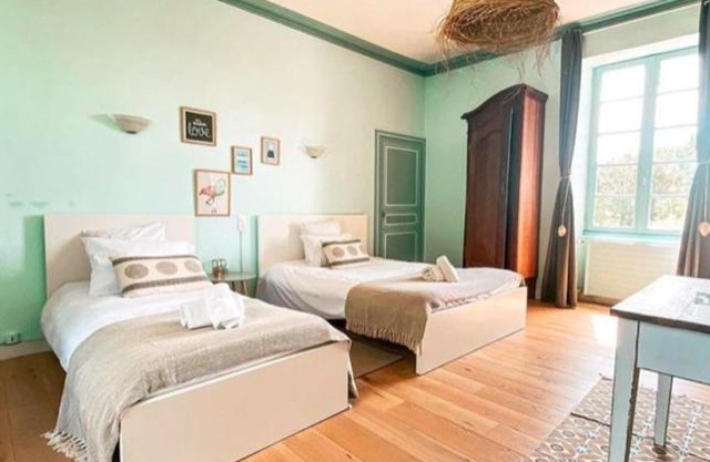 Jolly Château - private room "Chambre bleue"