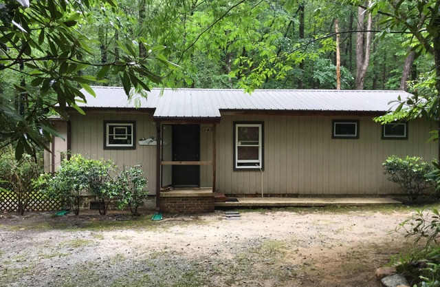 Jones Gap, Travelers Rest and Greenville, SC. Hiking, mountain biking, fishing
