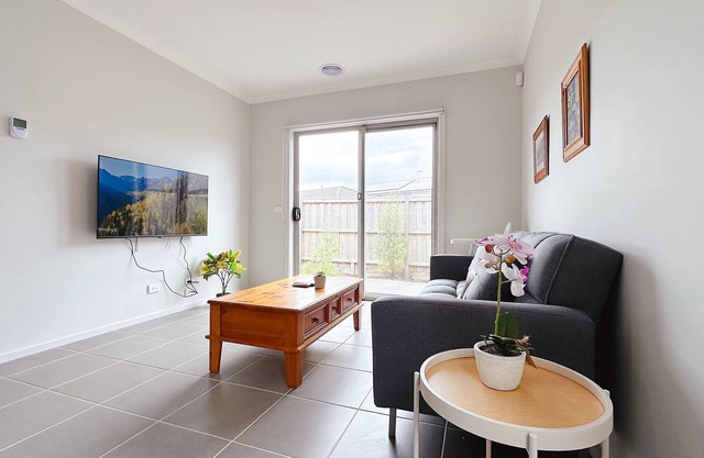 Jubilee Home/3B2B2C/Avalon Airport/Smart TV/Dryer