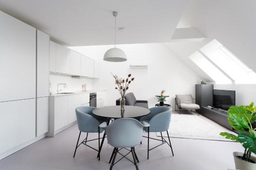 Julius 23 - Cozy Stay Only 5 Mins to City Center