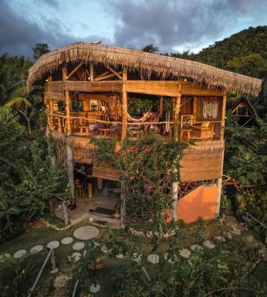 Jungle KingDomes Guest House