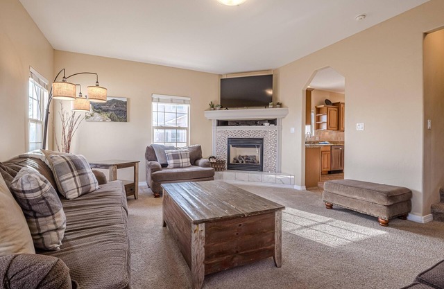 Juniper I: Luxe Comfort, Style & Elegance