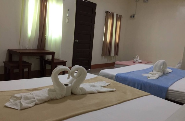 Junlyn Apartelle Standard King bed