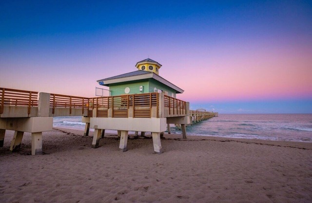 JupRent's - Jupiter Paradise - 2Bed/2Bath - Best Location - Beach Ocean Golf