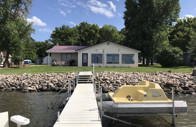 Just 15 Feet To Fishing and Fun - Dakota View Cabin Lake Traverse!