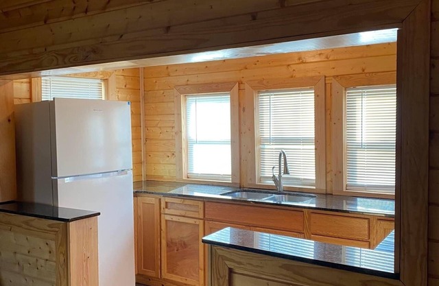 Just minutes from the lake!