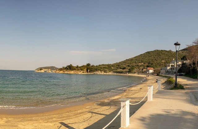 Just on the Sea 1, Family accommodation with views