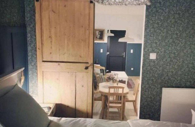 Just outside Arras * Cottage* Garden * Netflix