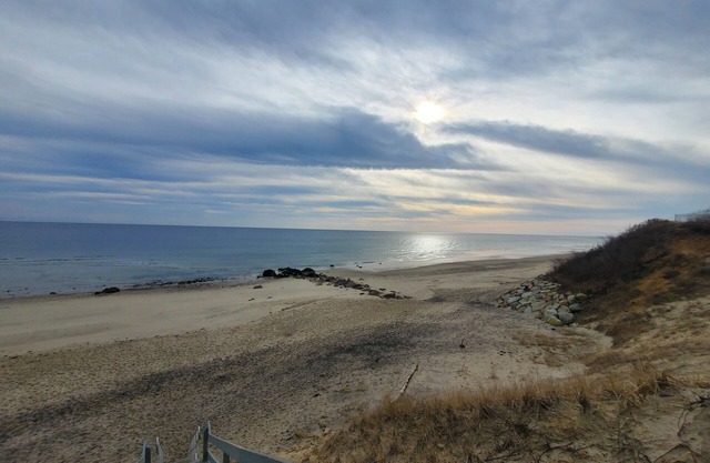 Just steps from Indian Bluffs! 3Bdrm Modern Gem with bonus game room!