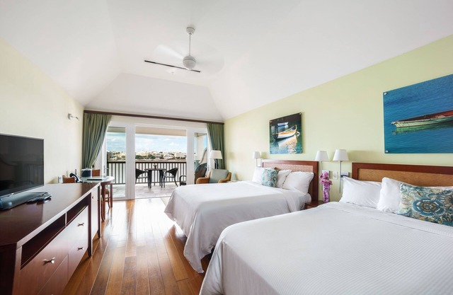 Just What You Were Looking For! 4 Classy Units, Outdoor Pool, FREE Parking!