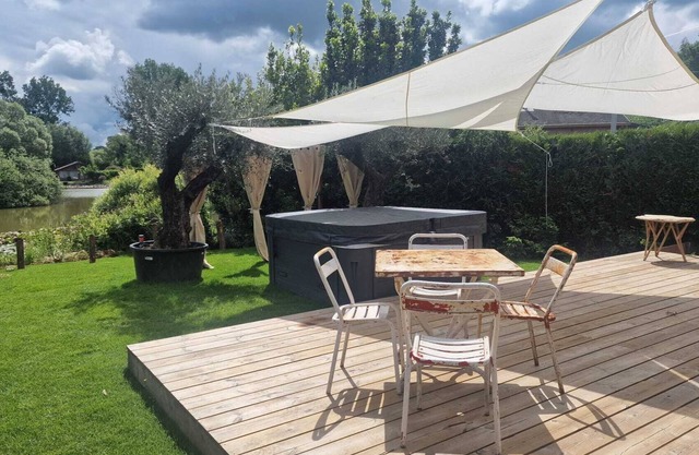 Käbane 81, Lodge Avec spa au Bord de L'eau