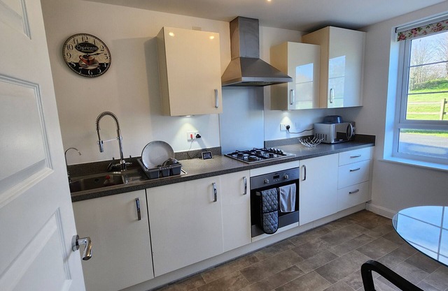 K Suites - Lovely 3 Bedroom with WiFi