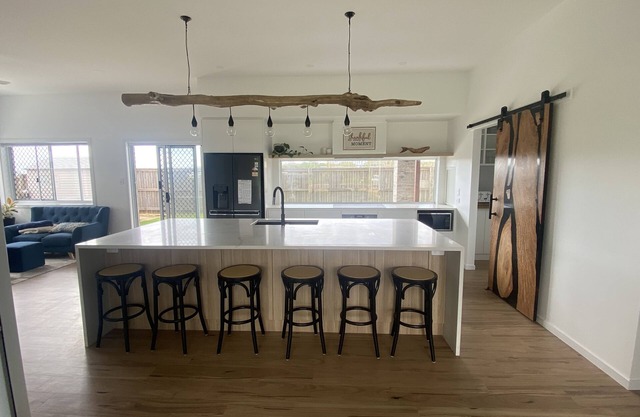 Kaarakin Beach House- Option 2 - Relax, swim, surf, fish or 4WD