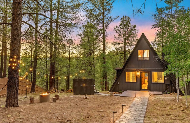 Kachina A-Frame Hideaway| New | Hot Tub | Fire Pit