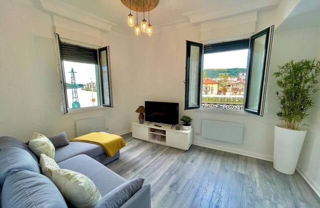 Kai Bilbao - Apt next to the ria