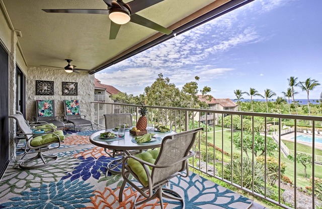 Kailua-Kona Condo w/Pool & Ocean Views