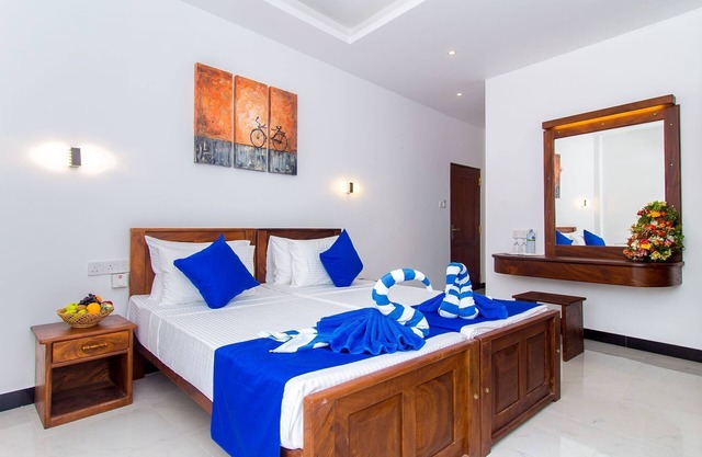Kalapuwa resort - Double room with Balcony and en-suite bathroom