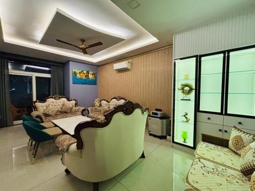 Kamlam Homes - Aura
