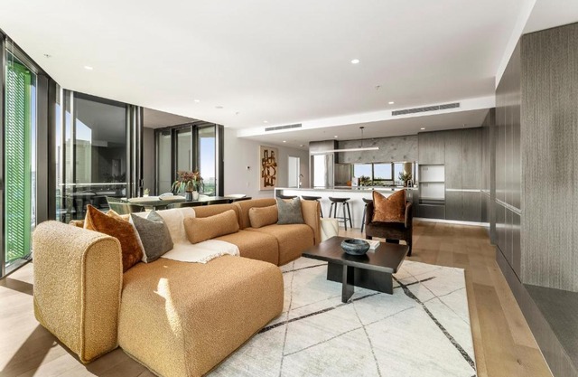 Kangaroo Point Apartment by Urban Rest