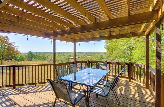 Kansas Gem w/Fire Pit & Views: 10 Mi to Dtwn!