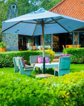 Karisimbi Cave Resort