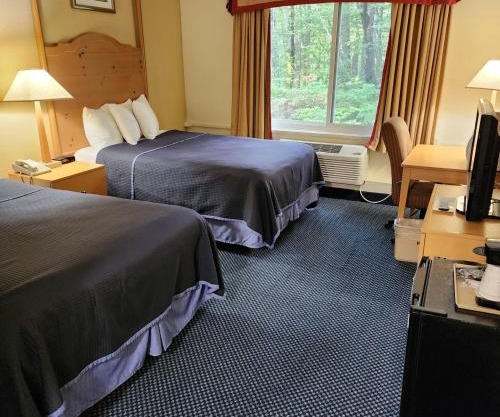 Katahdin Inn & Suites