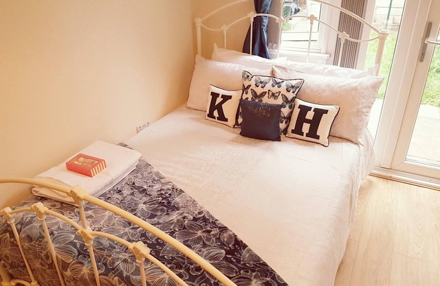 KATHLEEN HOUSE PLUS - 2