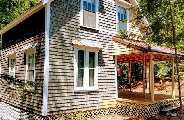 Kay's Cottage -rustic Maine lakeside cottage