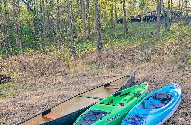 Kayaks Included- Riverfront Getaway at Tucky Cabin Pet Friendly