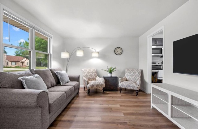Keep it simple at this peaceful and ceCentrally Located in the heart of E Depere