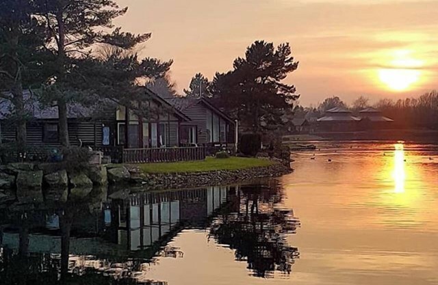 Keer Lodge a lakeshore haven @ Pine Lake Resort