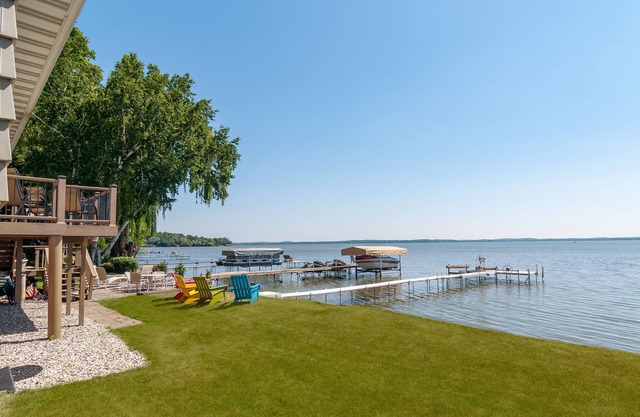 Kegonsa Cabin: 4Br/3Ba Lake Home/1 Guest Room