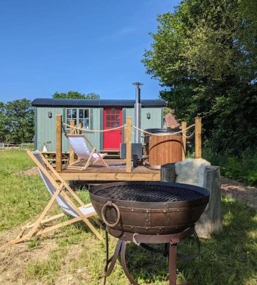 Kenny’s Hut