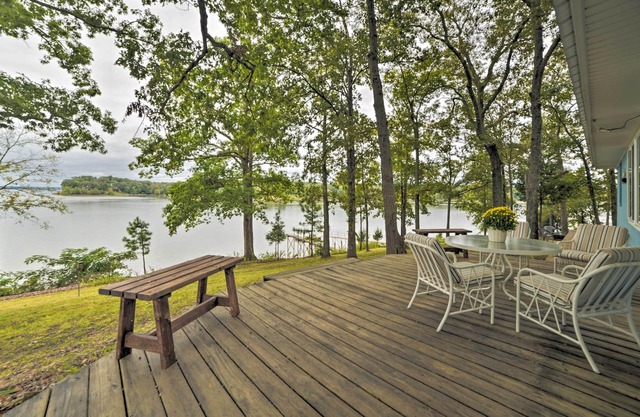 Kentucky Lake Cabin w/Private Dock + Fire Pit
