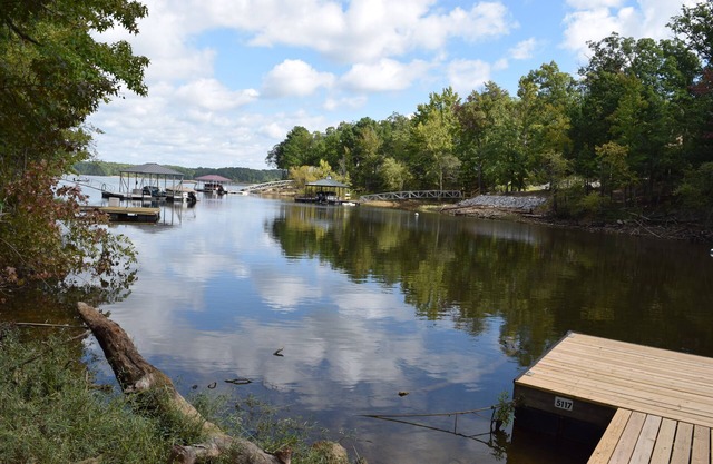 Kerr/Buggs Island Lake waterfront home w/dock, just off main channel!