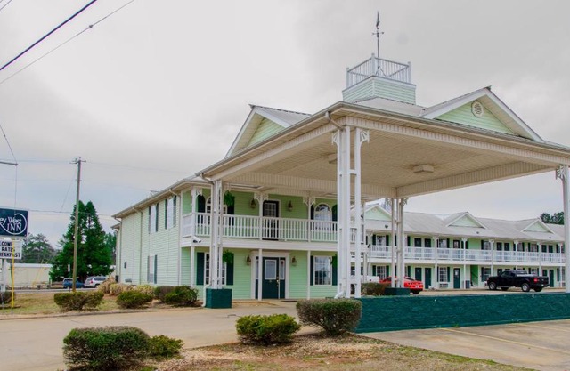 Key West Inn - Childersburg