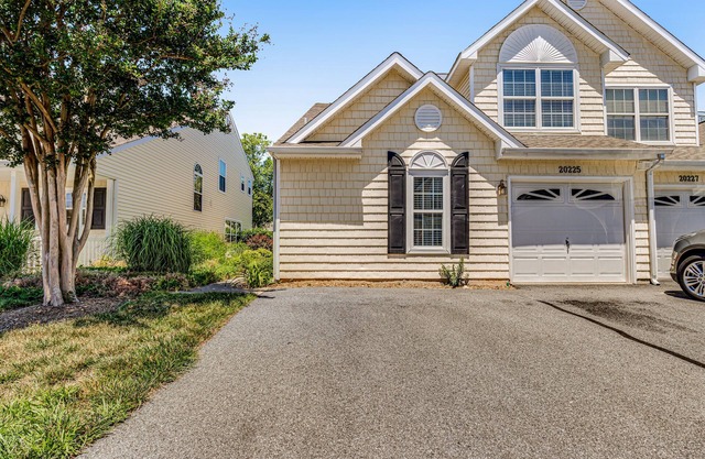Keys of Marsh Harbor home with pool, tennis, & screened porch - near beach