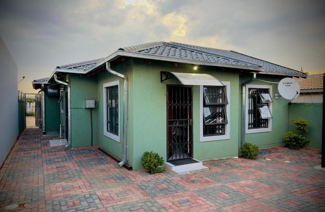 Khami Guesthouse