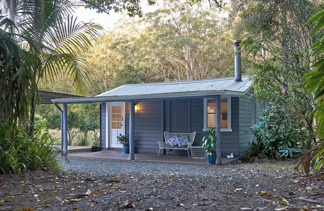 Kick back in a calm, stylish space in the foothills of the Watagan Mountains