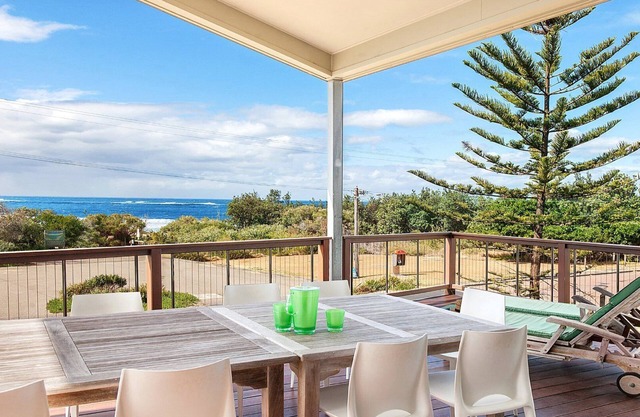 Killcare Beach Abode - Right opposite the beach with a beach and bush outlook