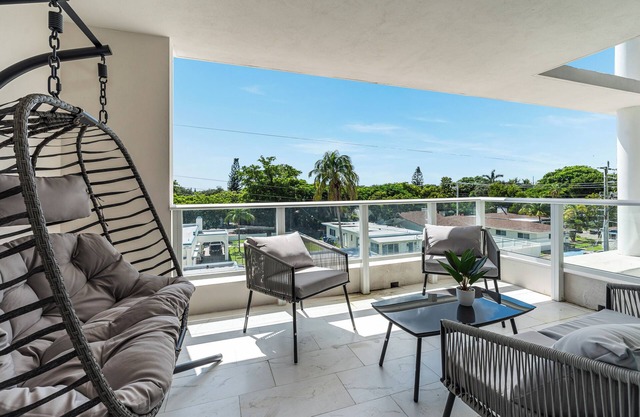 King Beds, Rooftop, Balcony, Gym, Pool