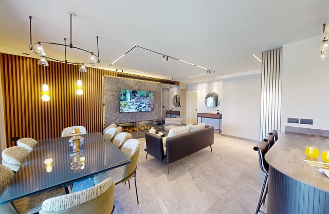 ♦KING DAVID RESIDENCES♦3 Bdrs♦3 Bths POOL/GYM/PARKING