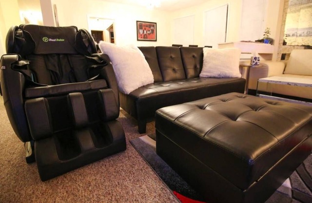 ★King Pleasant Mansion ★Cable★FastWifi★Parking★