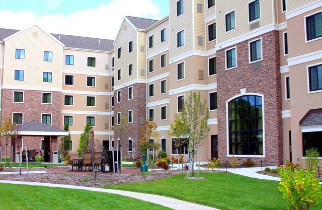 King Suite Near Syracuse University | Free Breakfast + Fitness Center