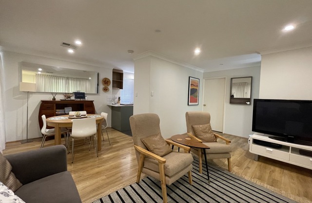Kirrilly's Cottage- Home away from Home