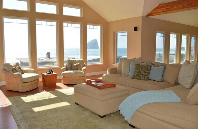 Kiwanda Kove In Pacific City With Amazing Views Of Ocean