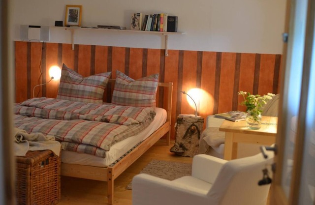 Kleine Vintage-ferienwohnung Für1-3gäste, Außenpool, Sauna, Park, Natur, Ruhe